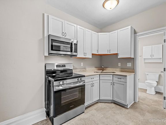 5th image of 329 S 4th St APT 3