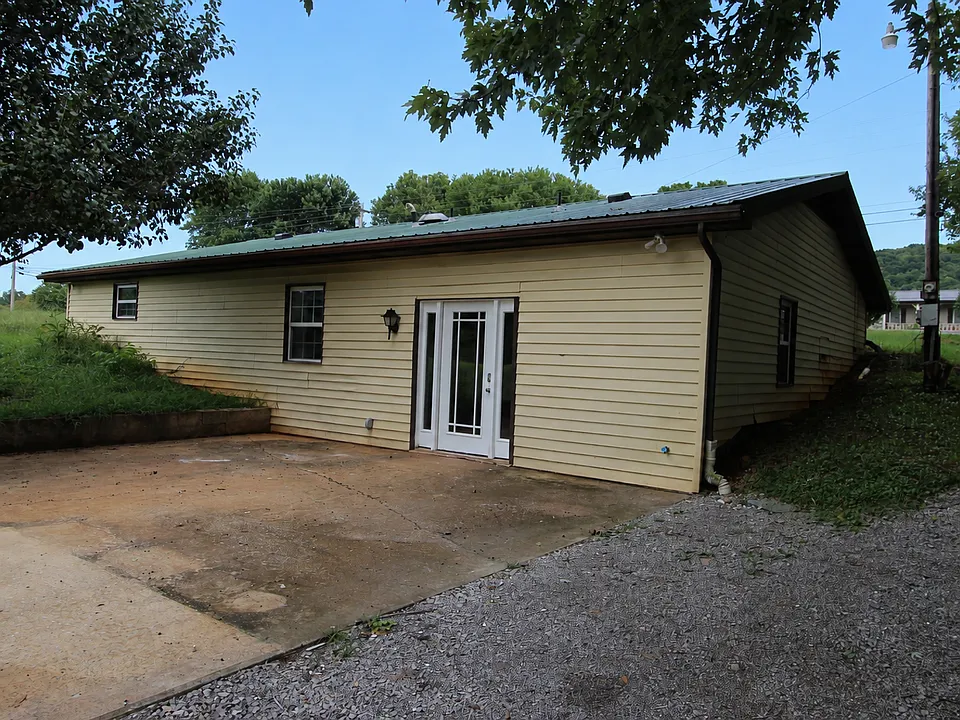 3990 Seven Springs Rd