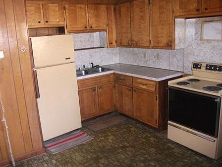 3rd image of 235 1st St
