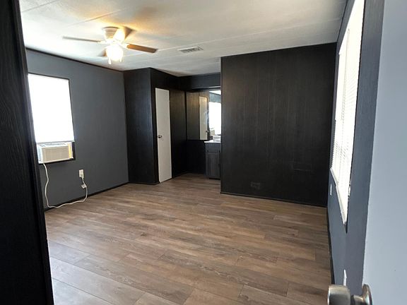 5th image of 912 Violet Dr
