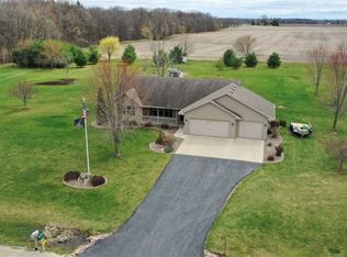334 Falcon Cir, Pulaski, WI 54162