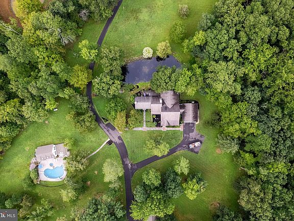 3rd image of 1627 E Saw Mill Rd