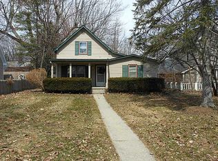 340 W Walnut St, Zionsville, IN 46077