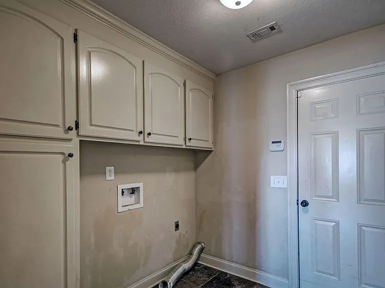 121 Millhouse Dr — Photo 15