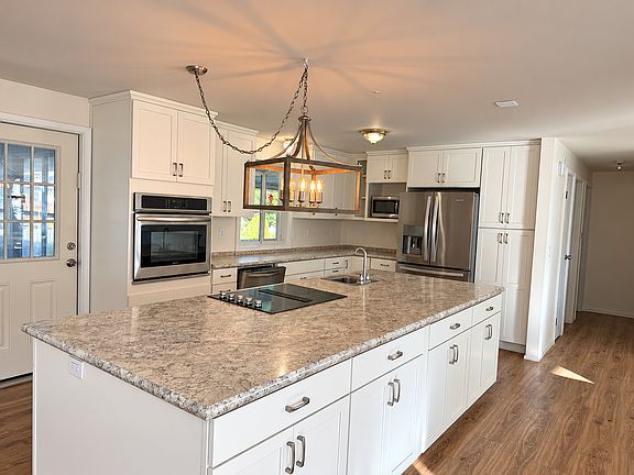 3rd image of 1608 Harrington Ave SE #1
