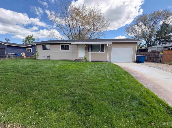 9 Villa Dr, Middleton, ID 83644