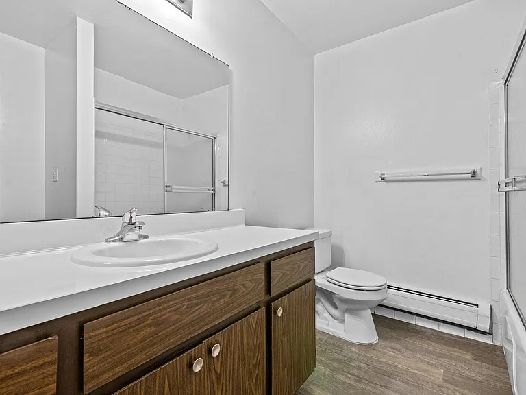 Macomb Manor - Roseville, MI — Photo 29