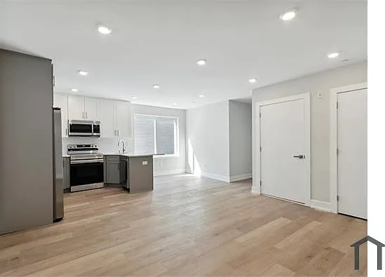 2215 N 7th St #2 — Photo 1