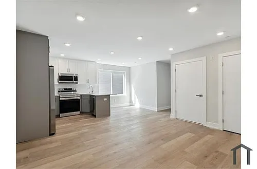 2215 N 7th St #2 Photo 1