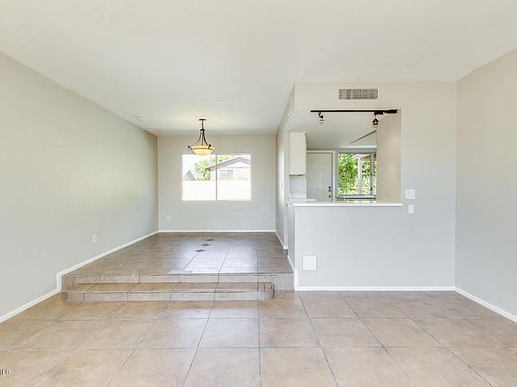 3rd image of 4409 S Ventura Dr