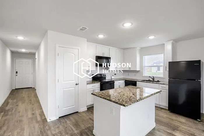 2719 William St — Photo 5
