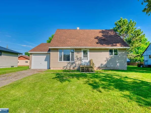 323 Kent Rd, Hoyt Lakes, MN 55750