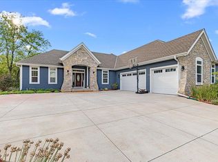 W225N7609 Woodland Creek Dr, Sussex, WI 53089
