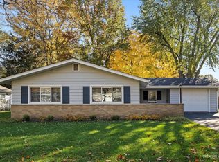 606 Harmony Dr, North Aurora, IL 60542