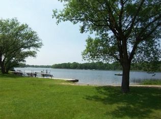 7370 Lakehaven Dr, West Bend, WI 53090