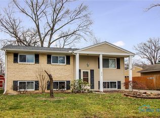 325 Shrewsbury Dr, Holland, OH