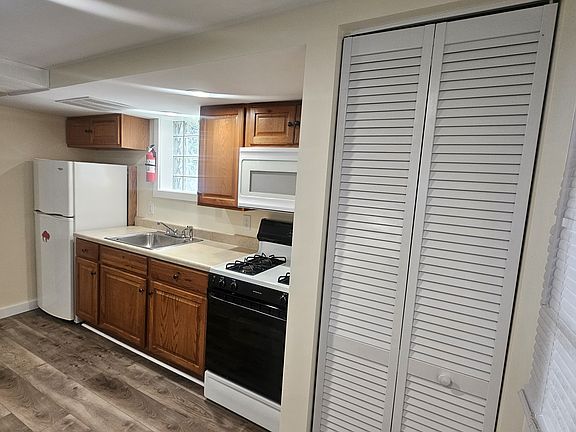 4th image of 4565 Clark St APT 2