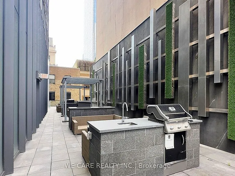 15 Grenville St #609 — Photo 23