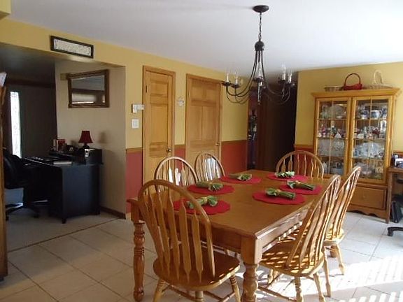 3rd image of 4 Lauretta Dr