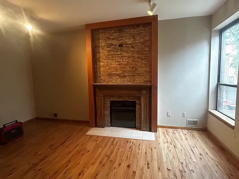 1313 Sheffield St #2 — Photo 2