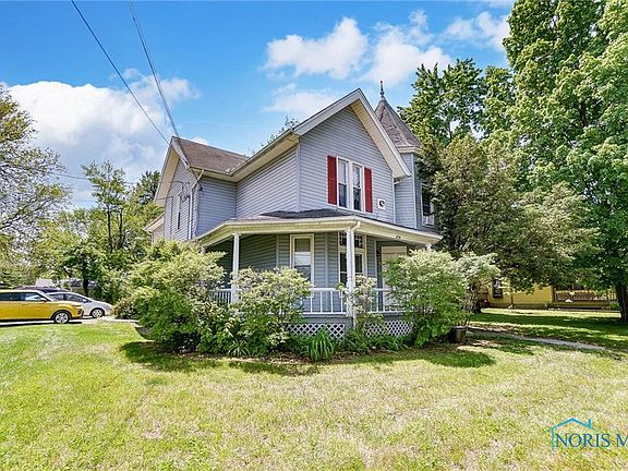 3rd image of 319 Pearl St