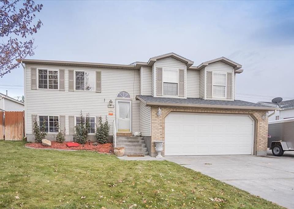 1st image of 840 Clarence Dr