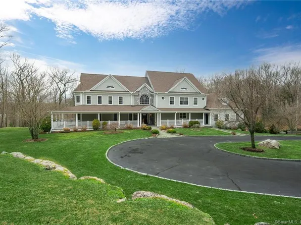 59 Squires Ln, New Canaan, CT 06840