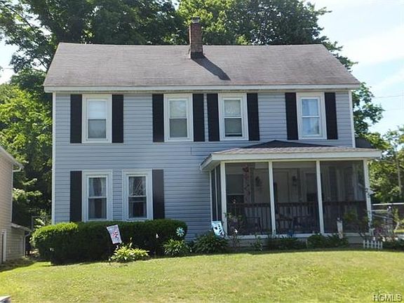 Screened-in Front Porch