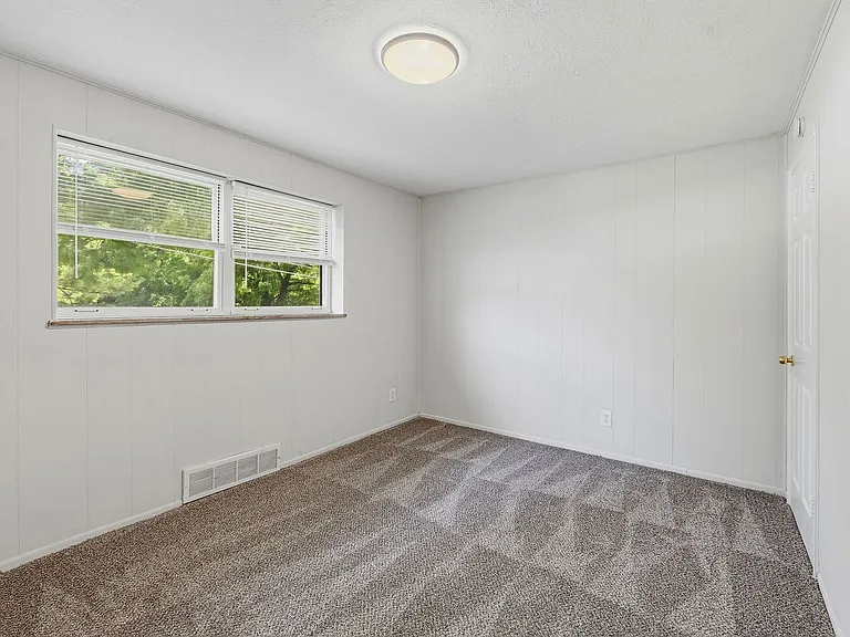 4220 Viewland Dr — Photo 11