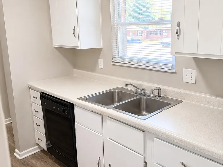 1420 E Jefferson St #2 — Photo 5