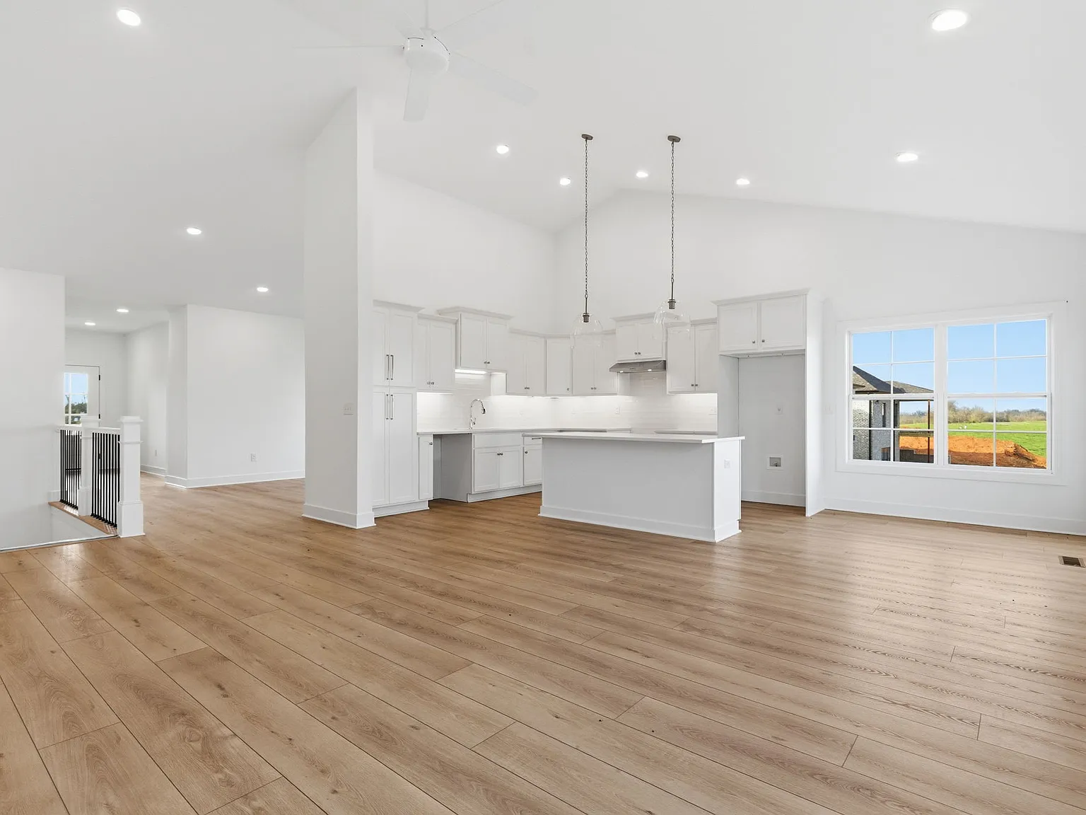 4 bed, 3046 sqft, $3,400 — Photo 3