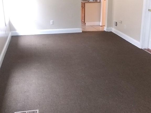 5th image of 109 Esser Ave