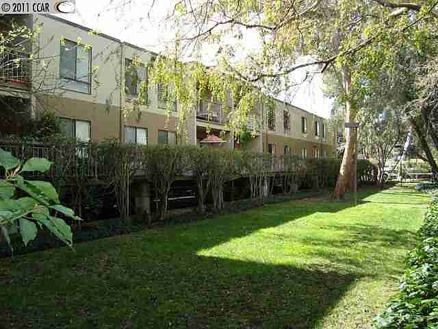 1st image of 480 N Civic Dr APT 106