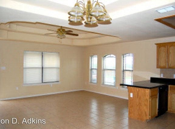 4th image of 1801 S Horse St APT 4