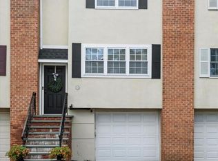 333 Liberty Ln, Wayne, PA 19087