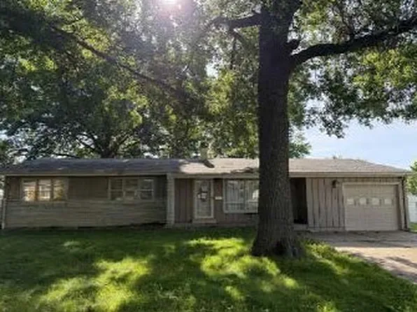 1209 S Garfield Ave, Sedalia, MO 65301
