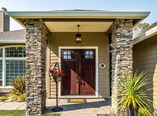 212 NW Isabella Ln, Grants Pass, OR 97526