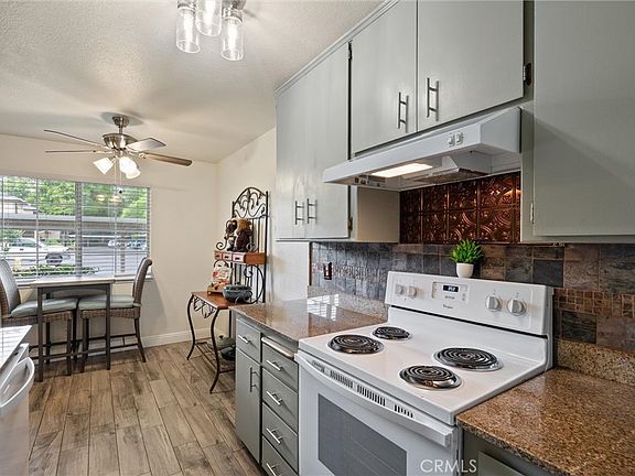 3rd image of 2055 Amanda Way APT 29