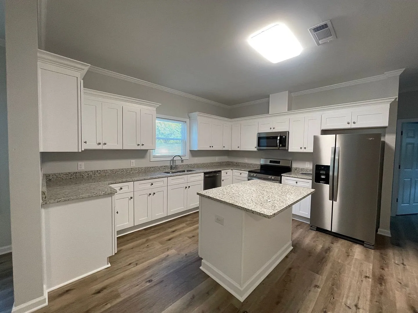 Pre-Leasing For August 2027! — Photo 3