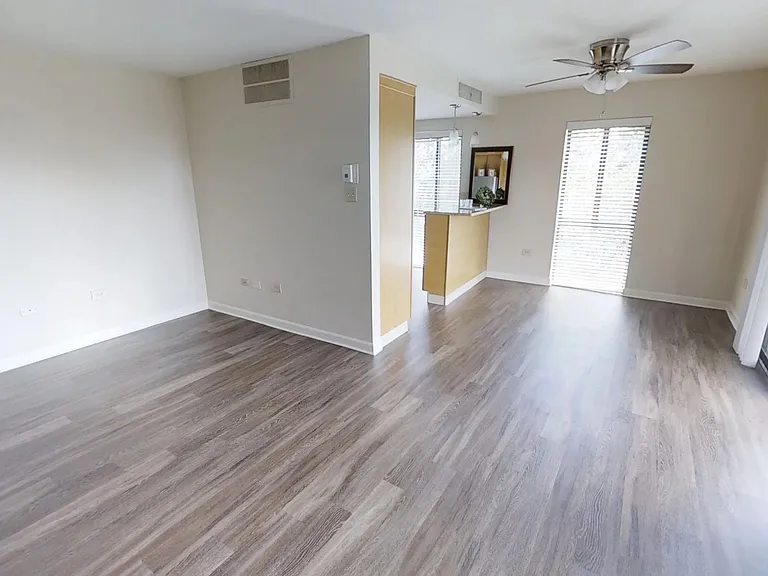 Somerset Apartments — Photo 4