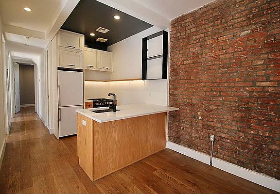 2nd image of 431 Throop Ave #3R