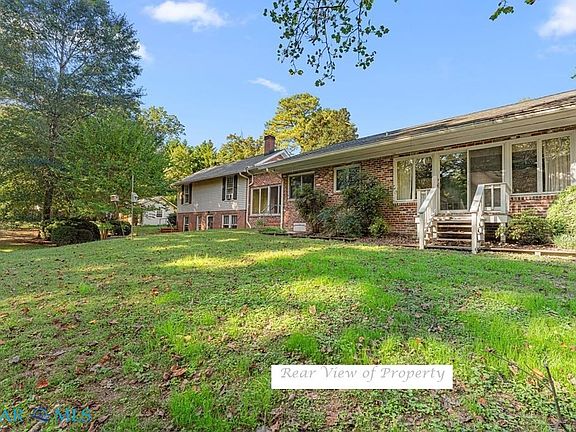 3rd image of 41 Raleigh Dr