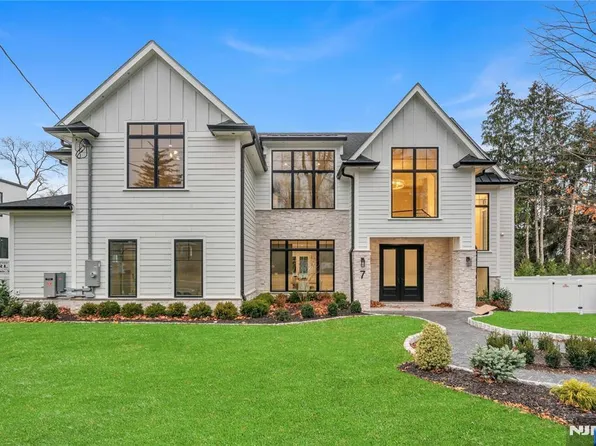 7 Central Ave, Demarest, NJ 07627