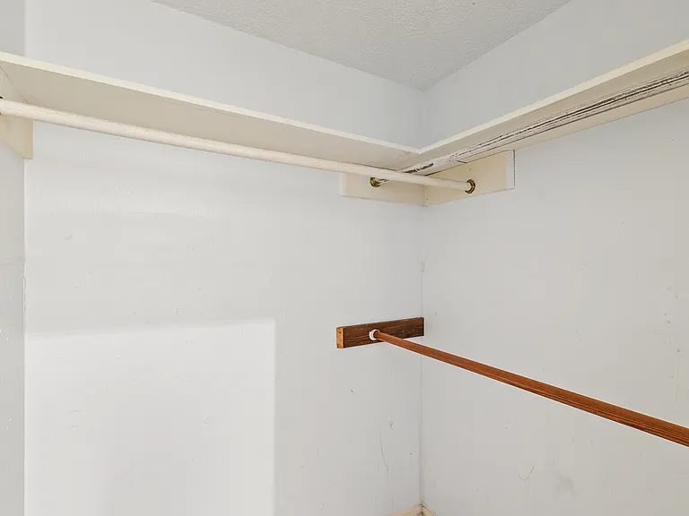 515 Krebs Ln #204 — Photo 9