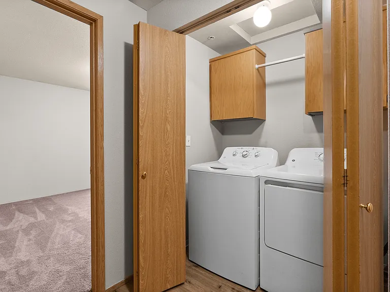 2 Bedroom 2 1/2 Bathroom w/ Garage 2 Bedroom 2 1/2 Bathroom w/ Garage