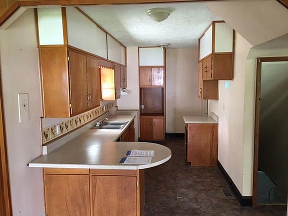 4th image of 43 E Norman Ave