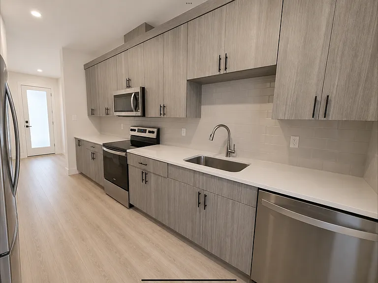 5391 NE Everett St — Photo 3