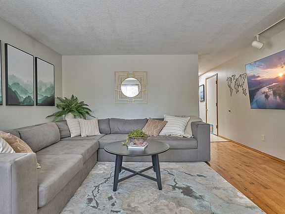 4th image of 467 NW 16th Ave