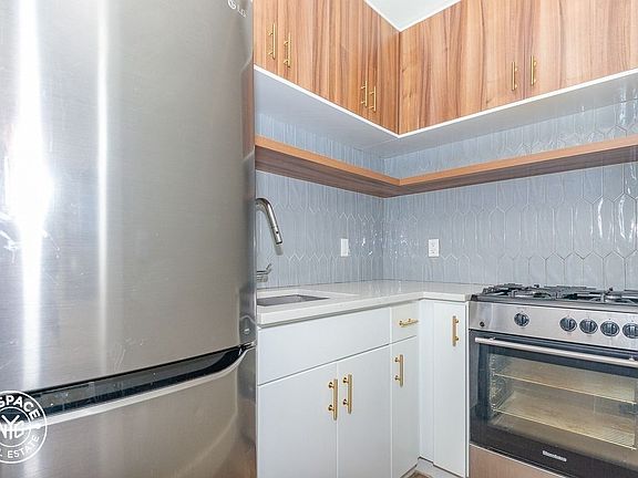 3rd image of 492 Gates Ave #7E
