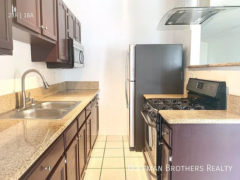 4526 Edgewood Pl #4526-1/2 — Photo 3